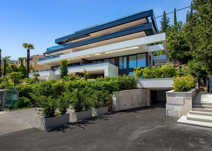 Apartment Plaza Delmar *