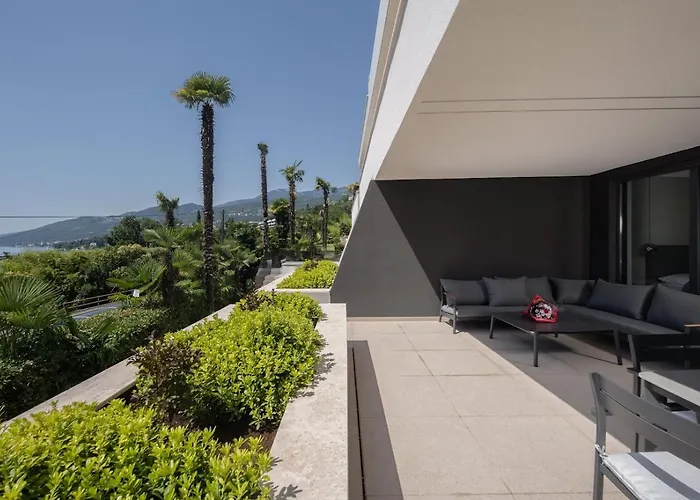 Plaza Delmar Apartment