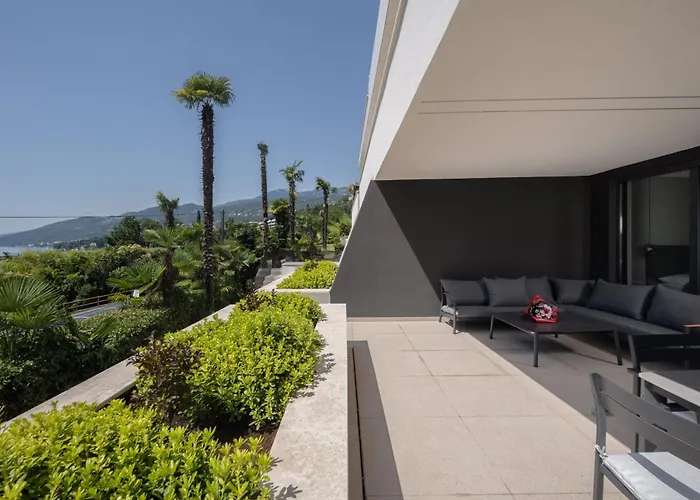 Plaza Delmar Apartment